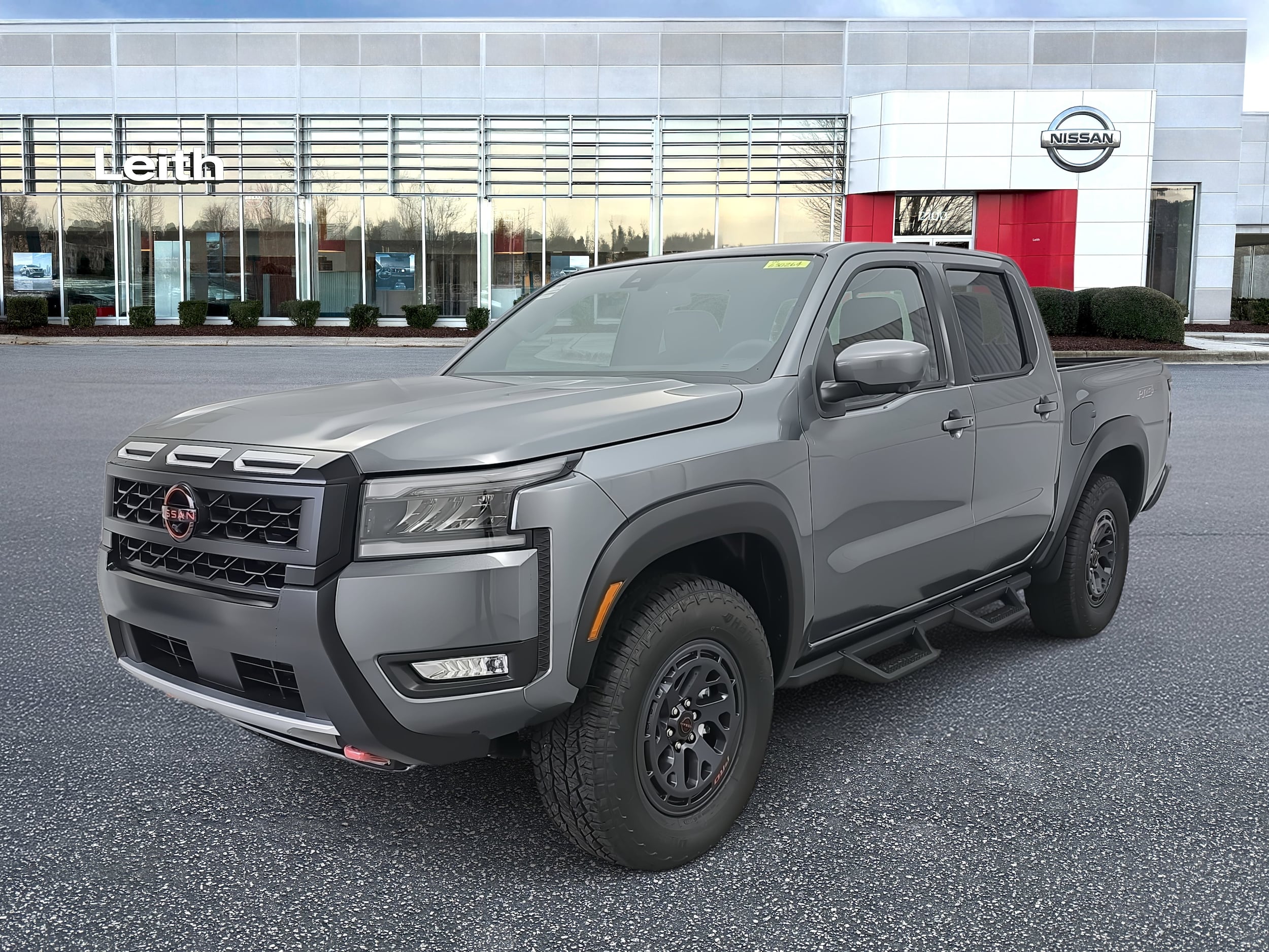 2026 Nissan Frontier PRO-4X's photo