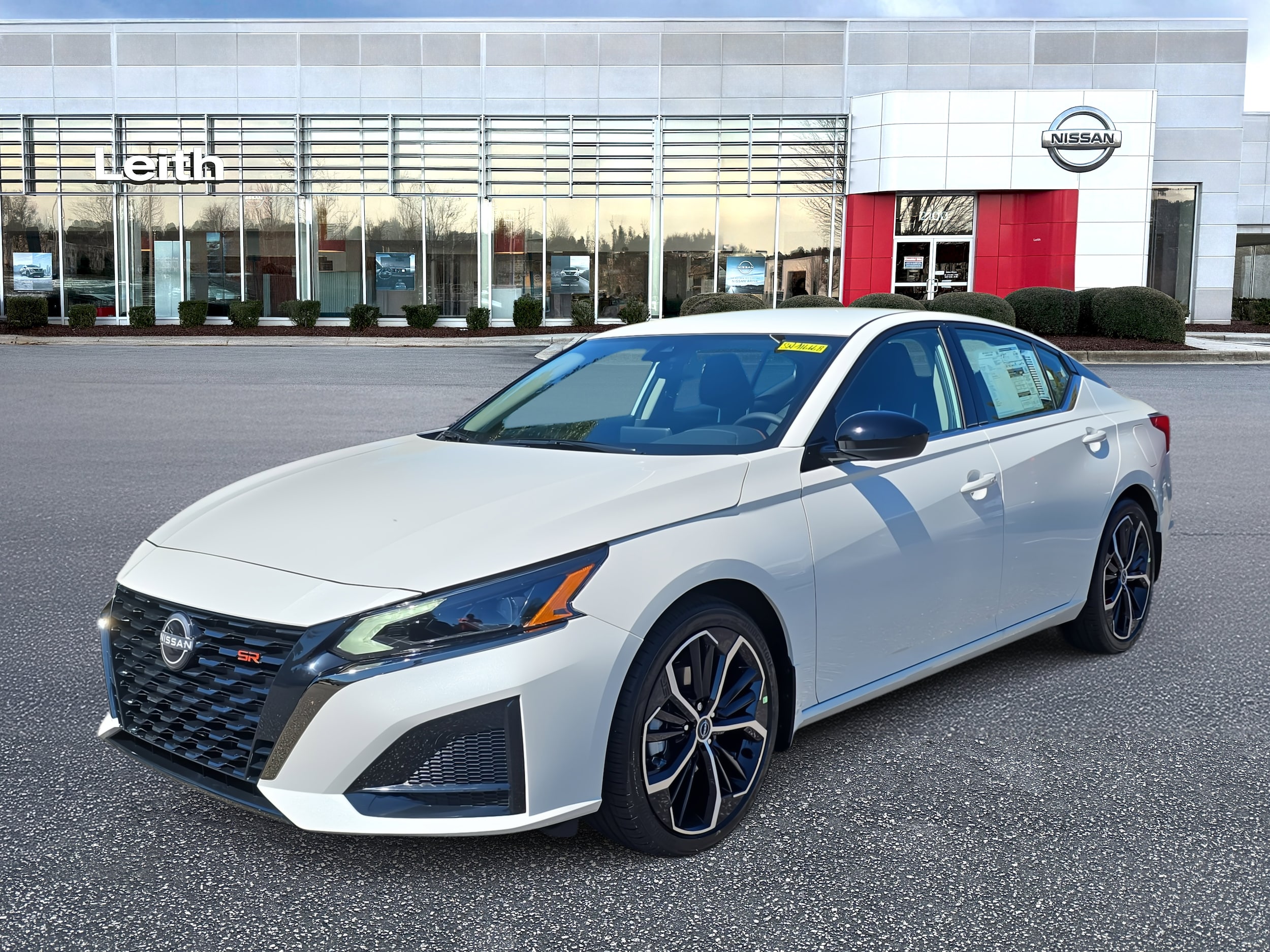 2025 Nissan Altima SR's photo