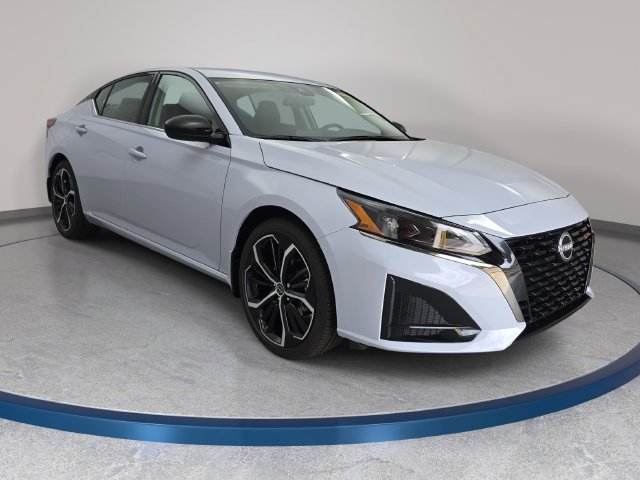 Used 2025 Nissan Altima SR Sedan