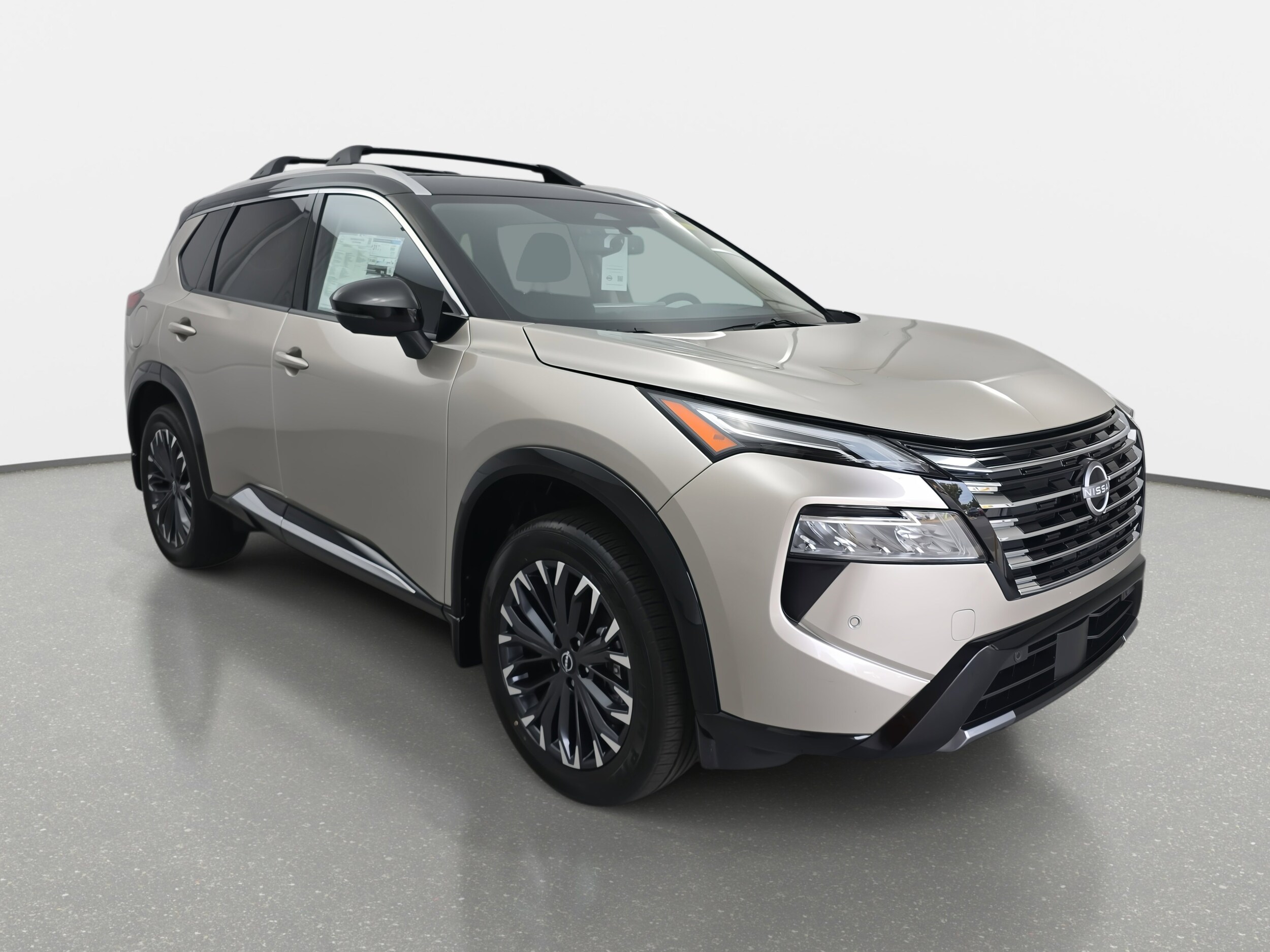 2026 Nissan Rogue Platinum photo 2