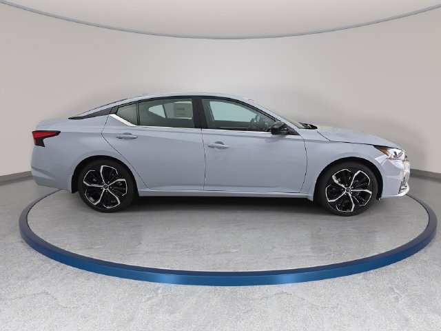 Used 2025 Nissan Altima SR Sedan