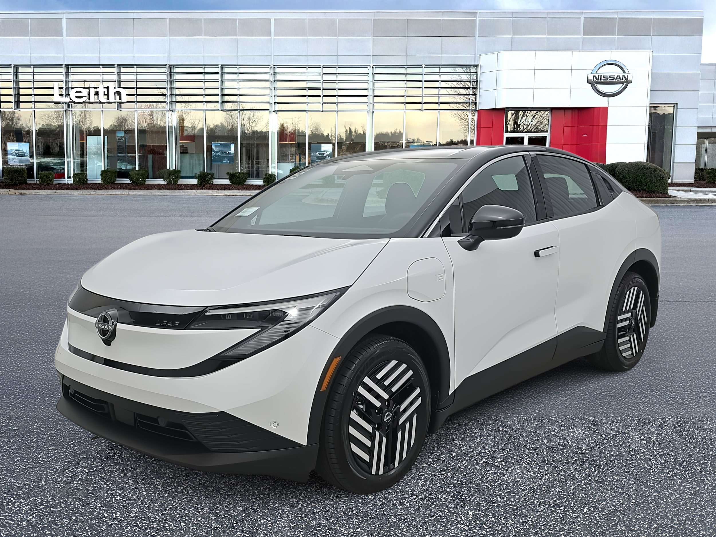 2026 Nissan Leaf SV's photo