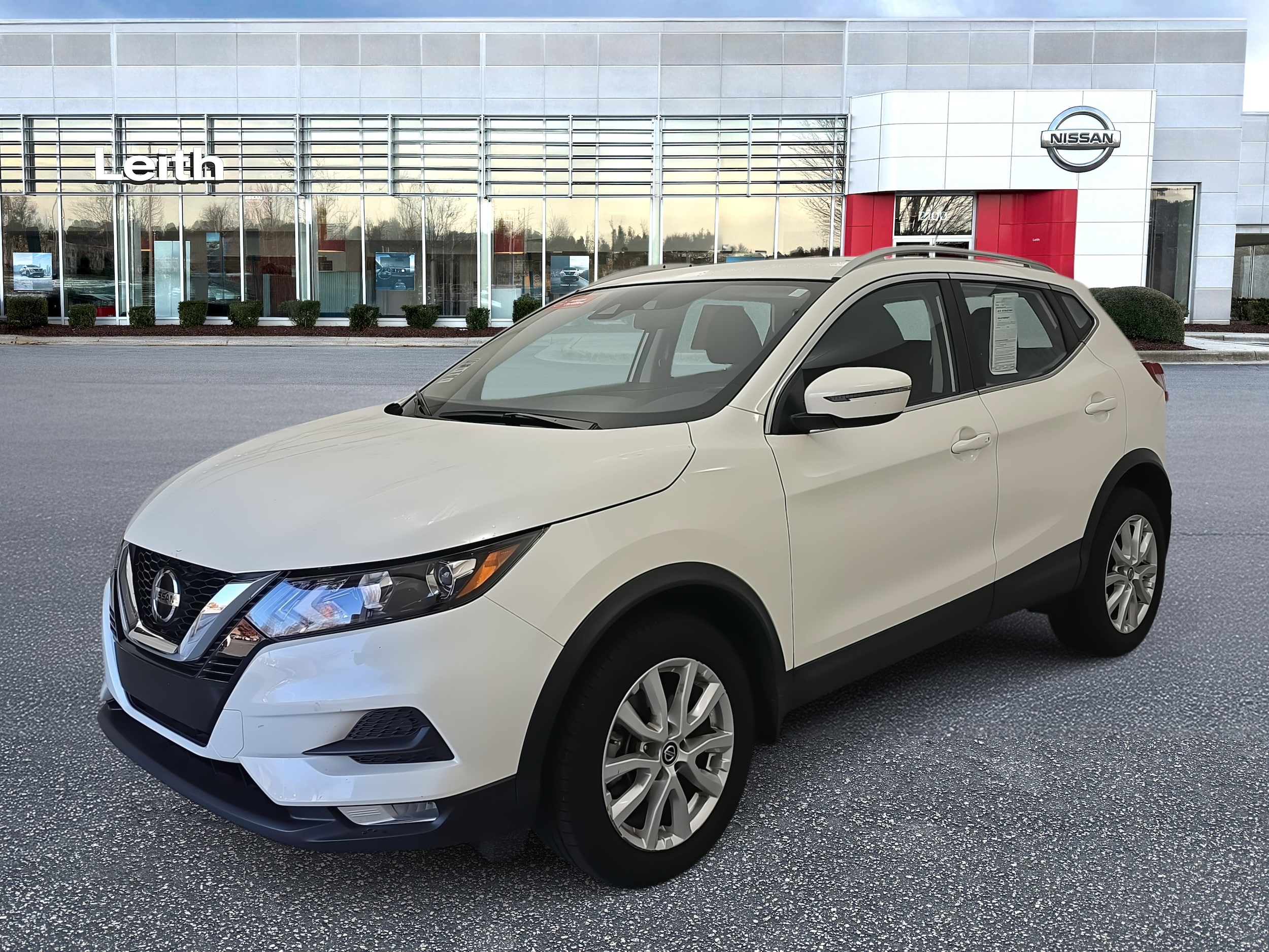 2020 Nissan Rogue Sport SV's photo