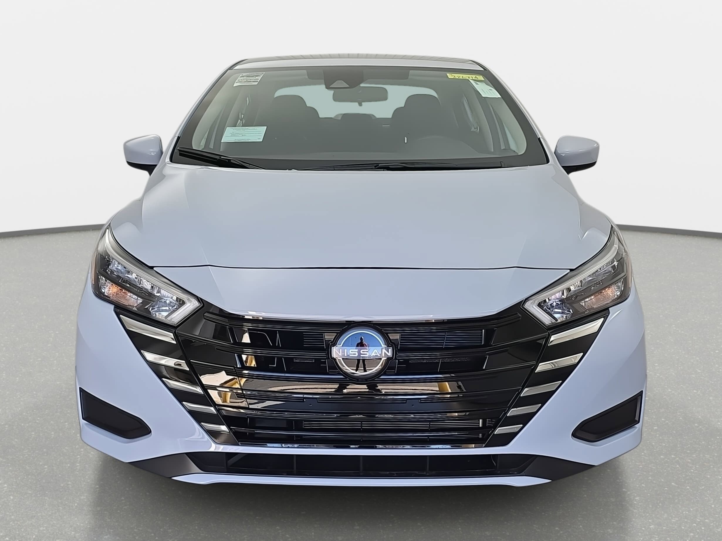 2025 Nissan Versa 1.6 SV photo 2