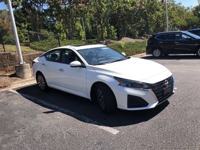 2023 Nissan Altima 2.5 SV photo 3