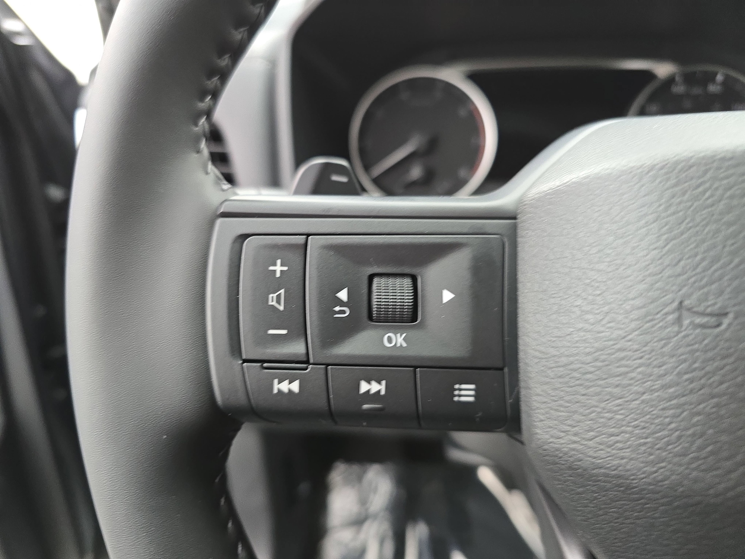 2026 Nissan Rogue SV - Photo 17