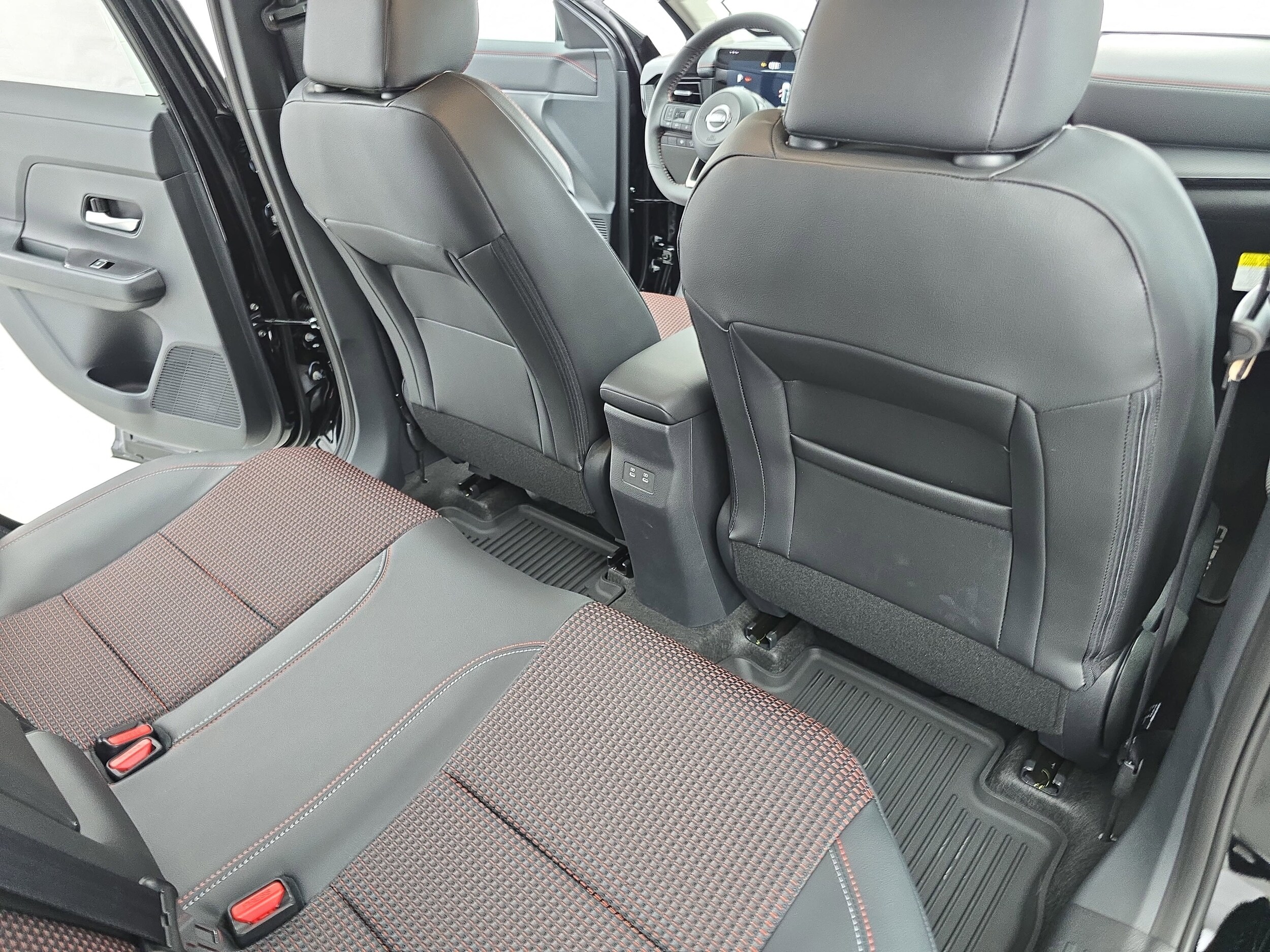 2026 Nissan KICKS SR - Photo 11