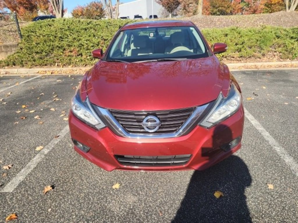Used 2017 Nissan Altima 2.5 SV Sedan