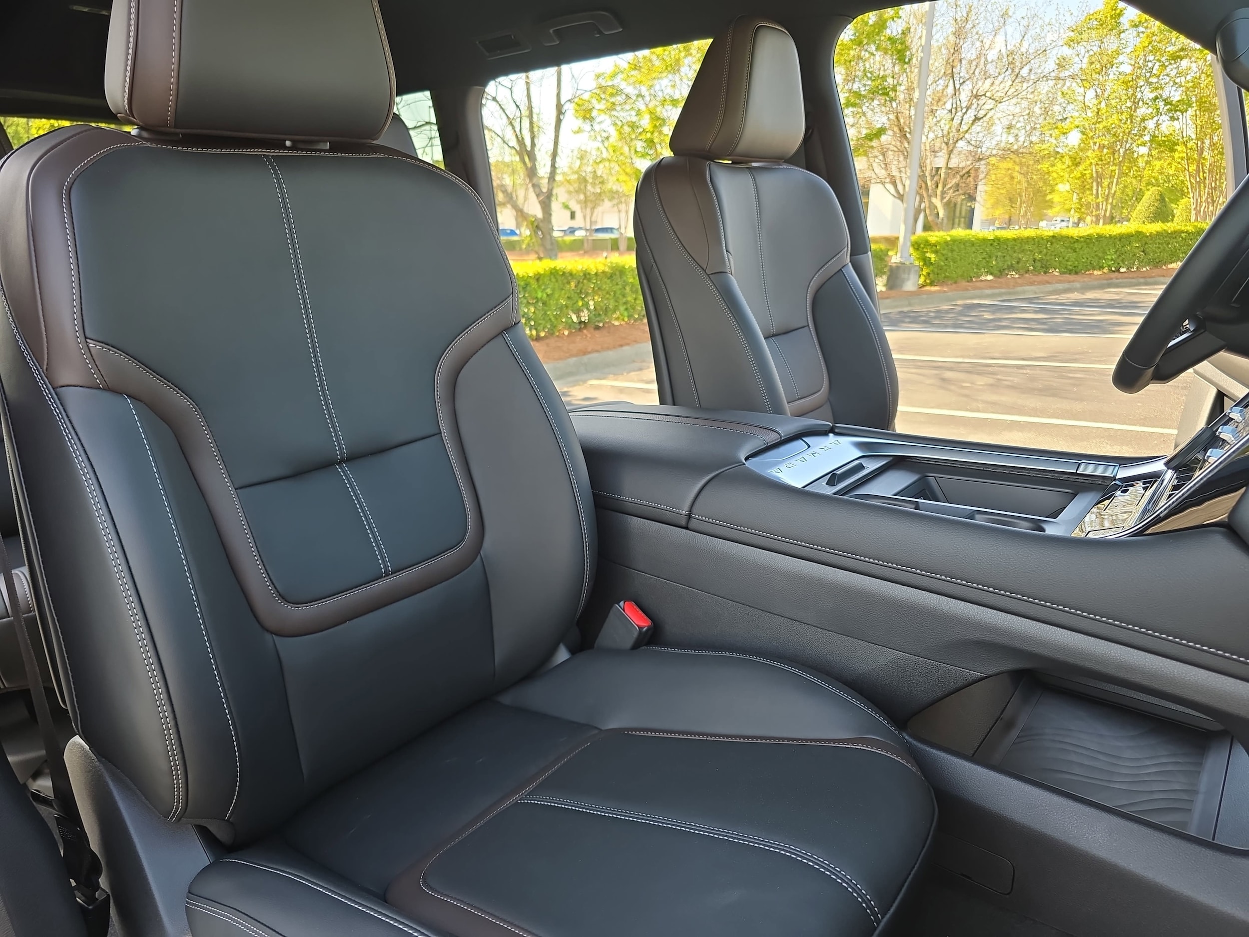 2025 Nissan Armada SL - Photo 10
