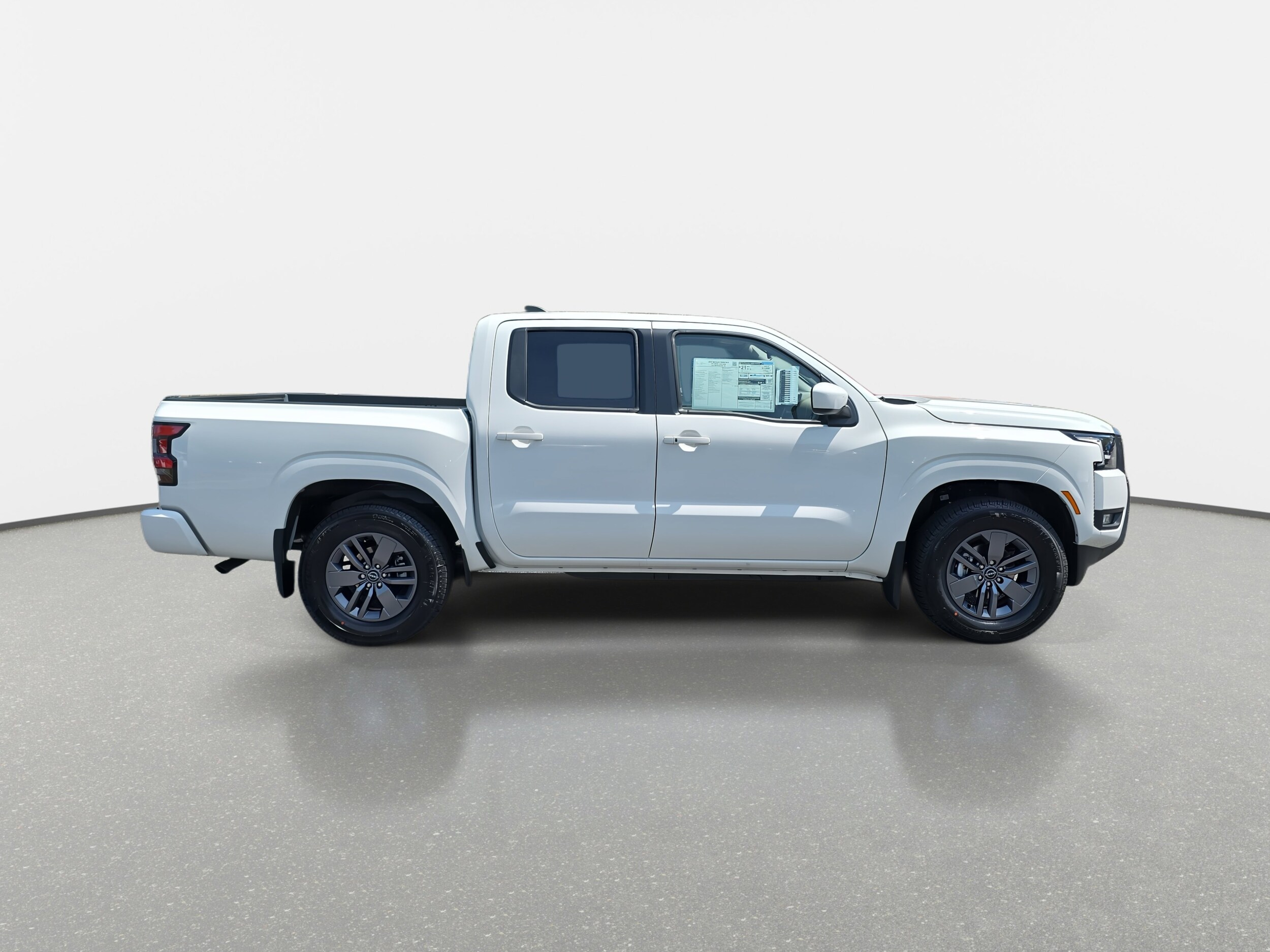 2025 Nissan Frontier SV photo 4
