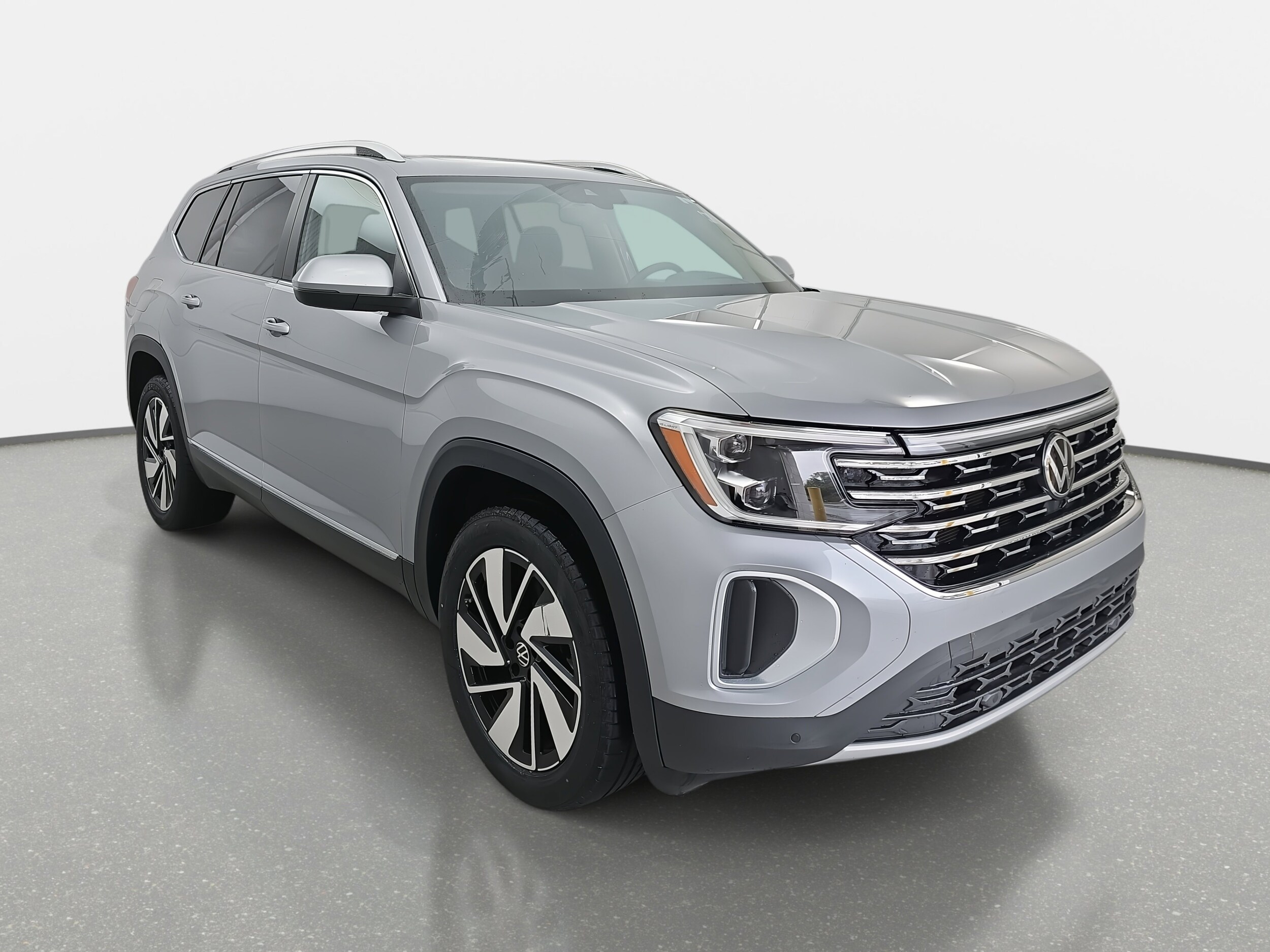 2024 Volkswagen Atlas SEL photo 3