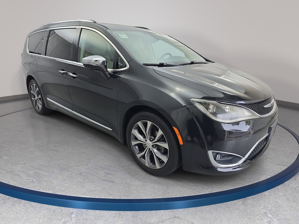 Used 2017 Chrysler Pacifica Limited Van