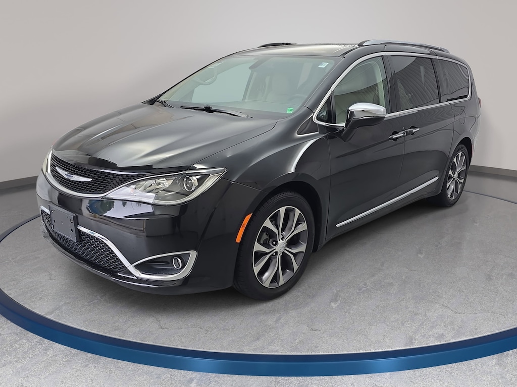 Used 2017 Chrysler Pacifica Limited Van
