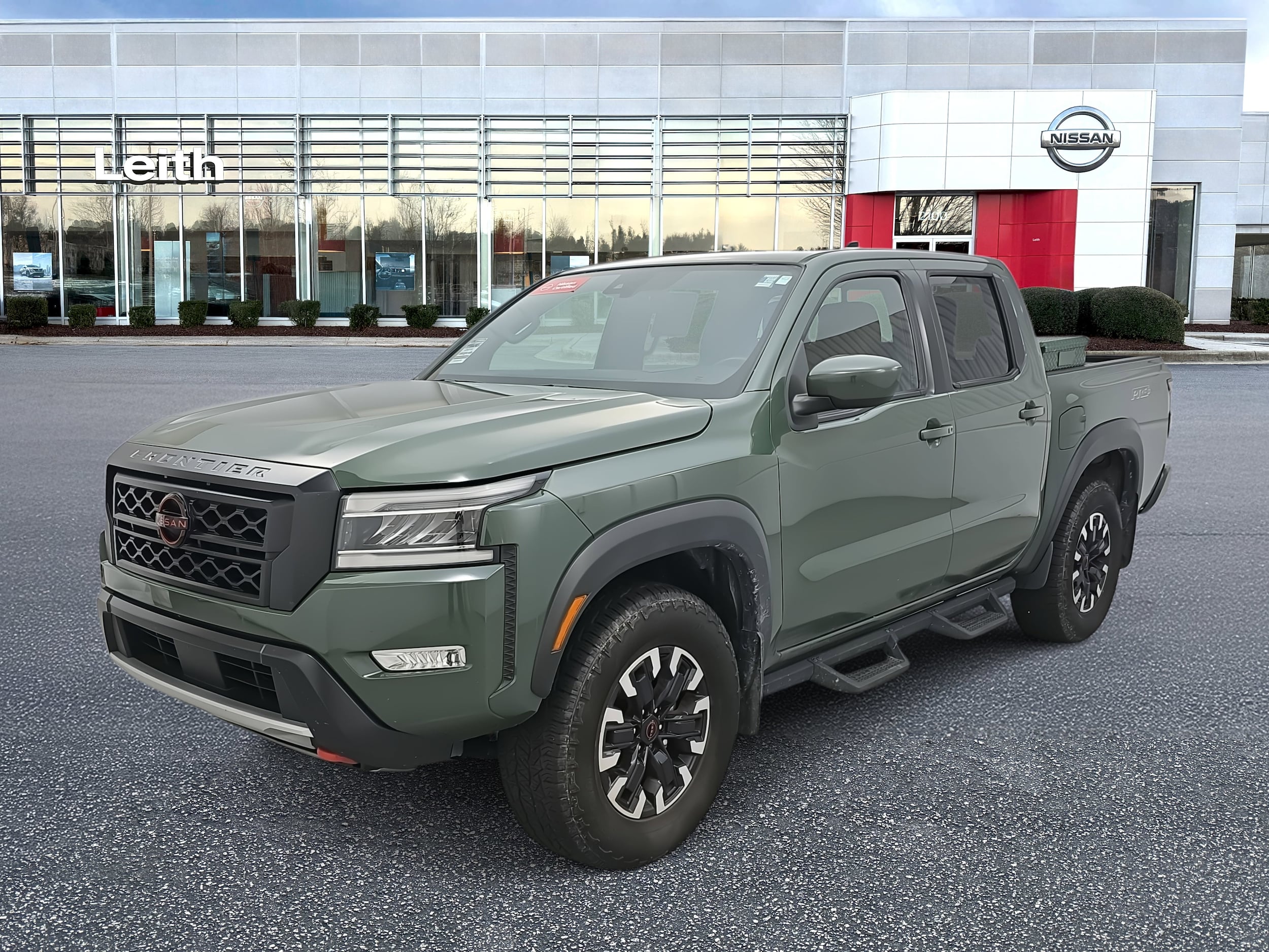 2024 Nissan Frontier PRO-4X's photo