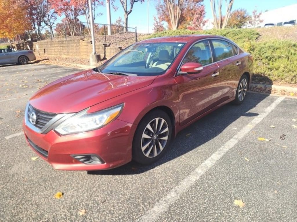 Used 2017 Nissan Altima 2.5 SV Sedan