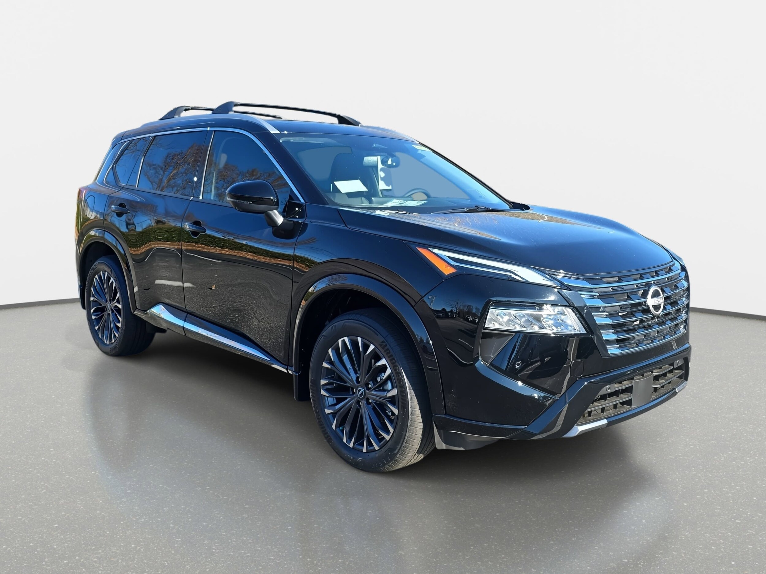 2026 Nissan Rogue Platinum photo 3