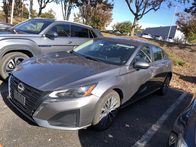 2023 Nissan Altima 2.5 SV photo 2