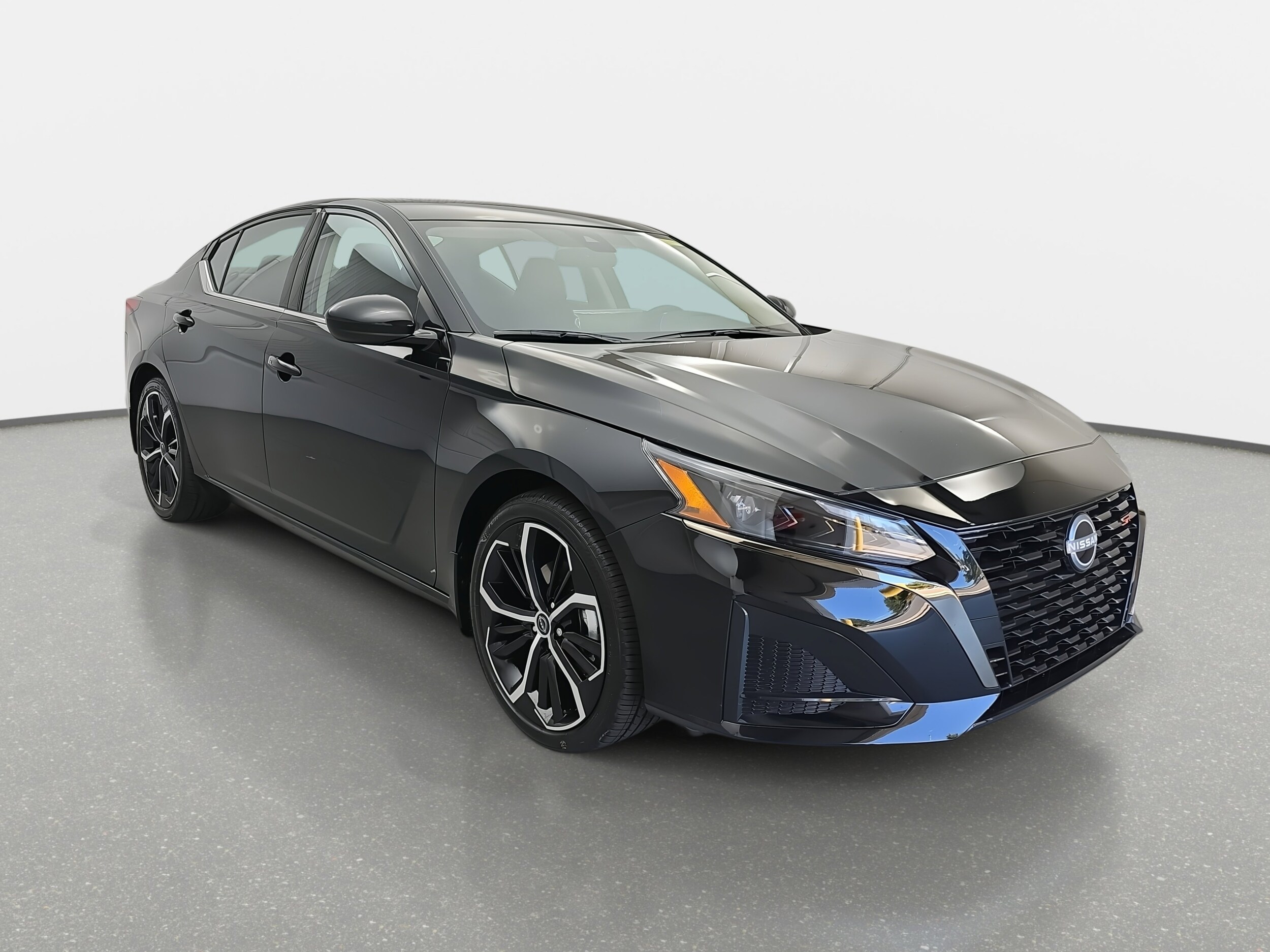 2025 Nissan Altima SR photo 3
