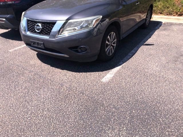 Used 2014 Nissan Pathfinder SV with VIN 5N1AR2MM8EC719842 for sale in Cary, NC