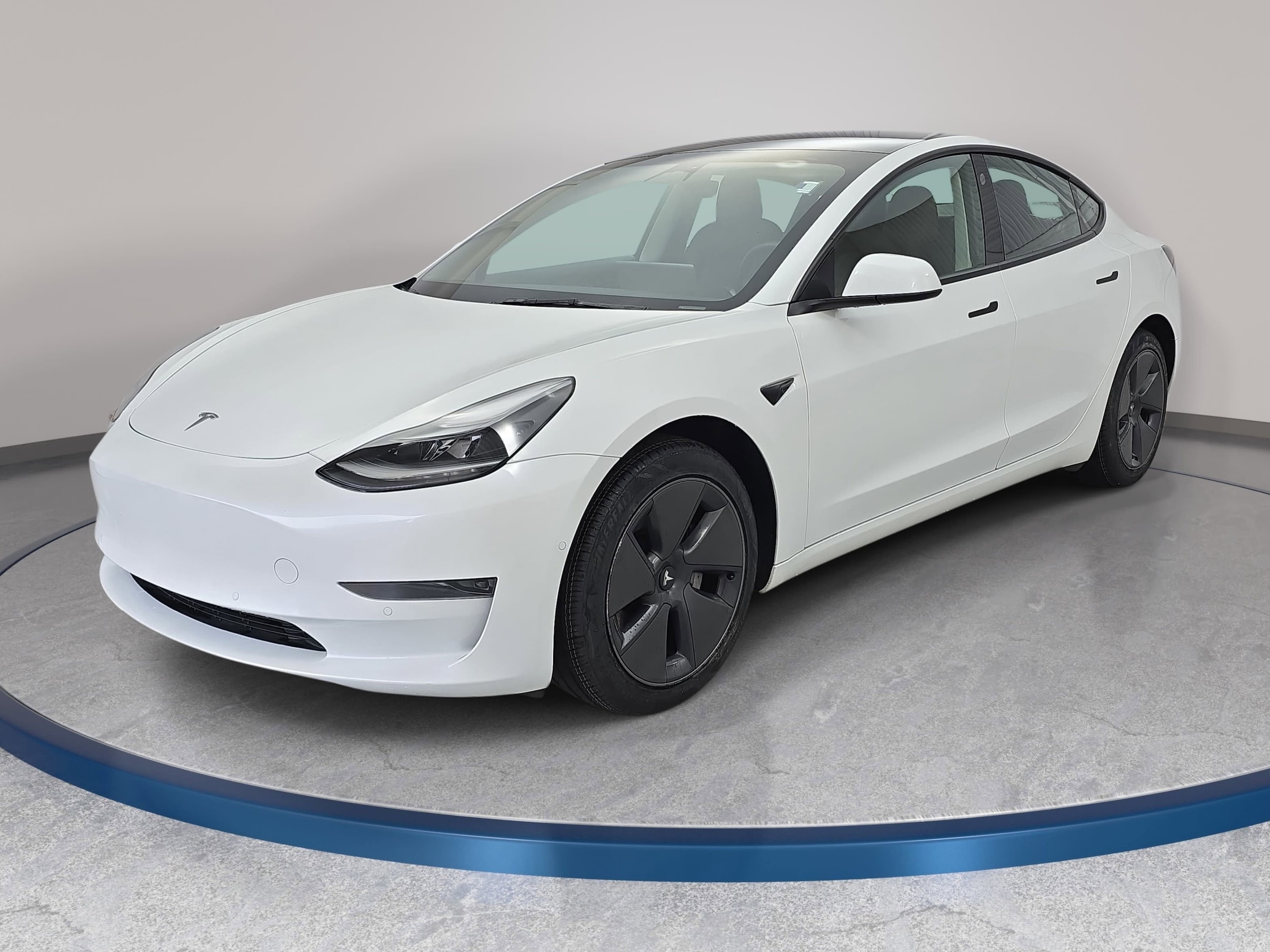 2022 Tesla Model 3 Standard Range Plus's photo
