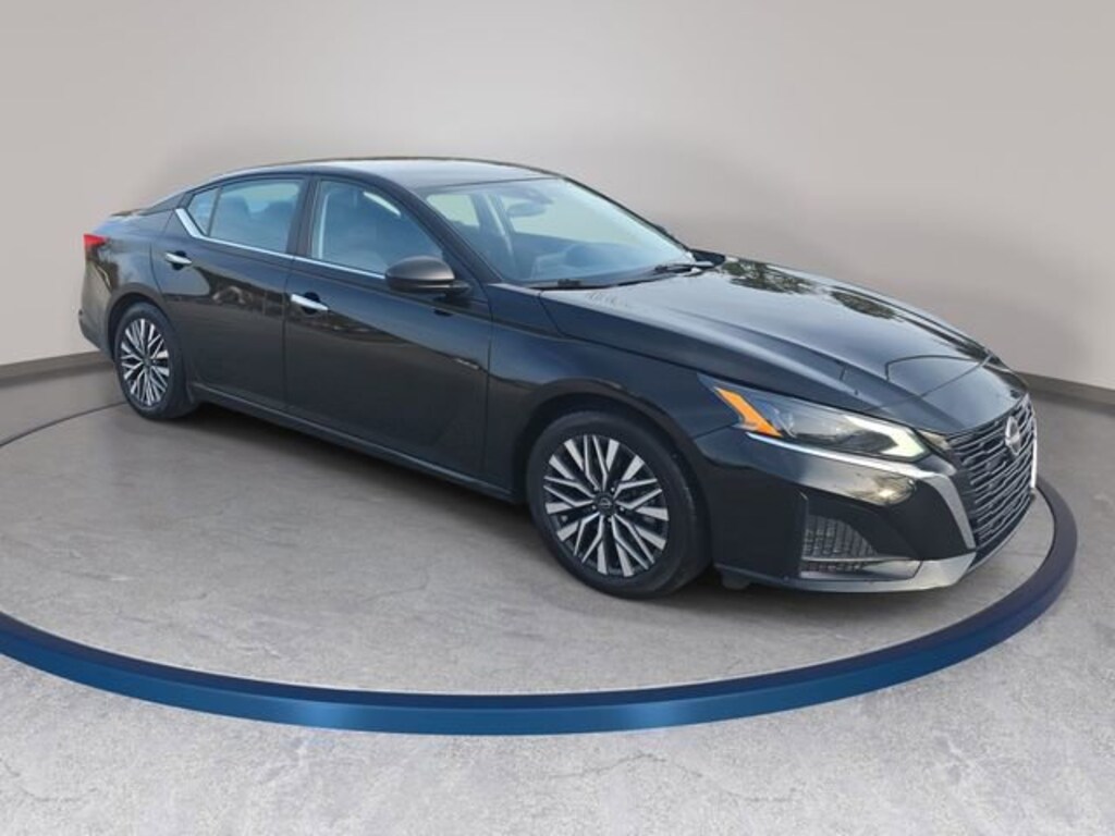 Used 2024 Nissan Altima 2.5 SV Sedan