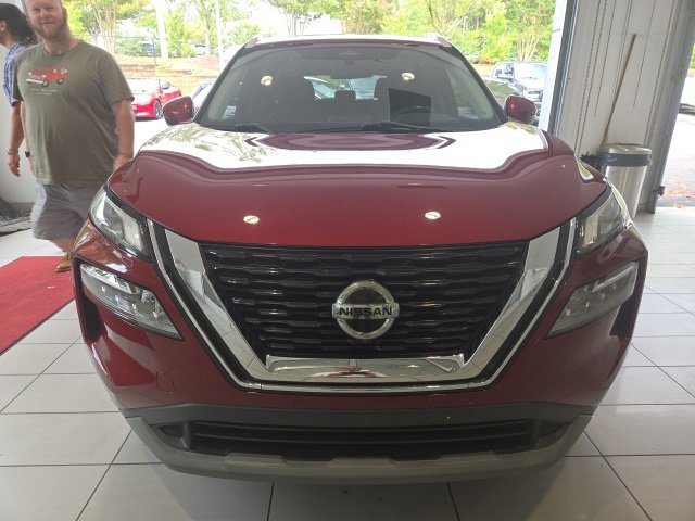 2021 Nissan Rogue SV photo 2