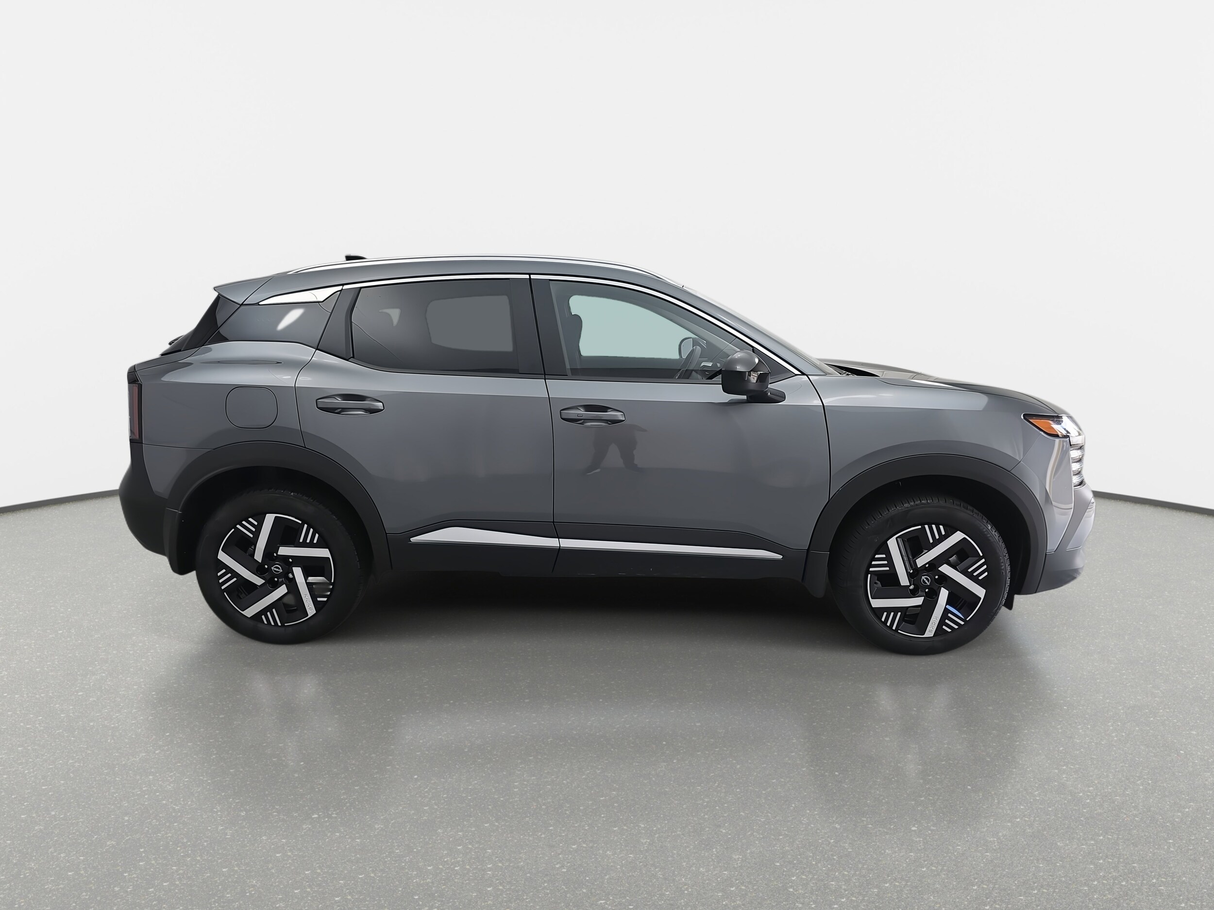 2026 Nissan Kicks SV photo 2