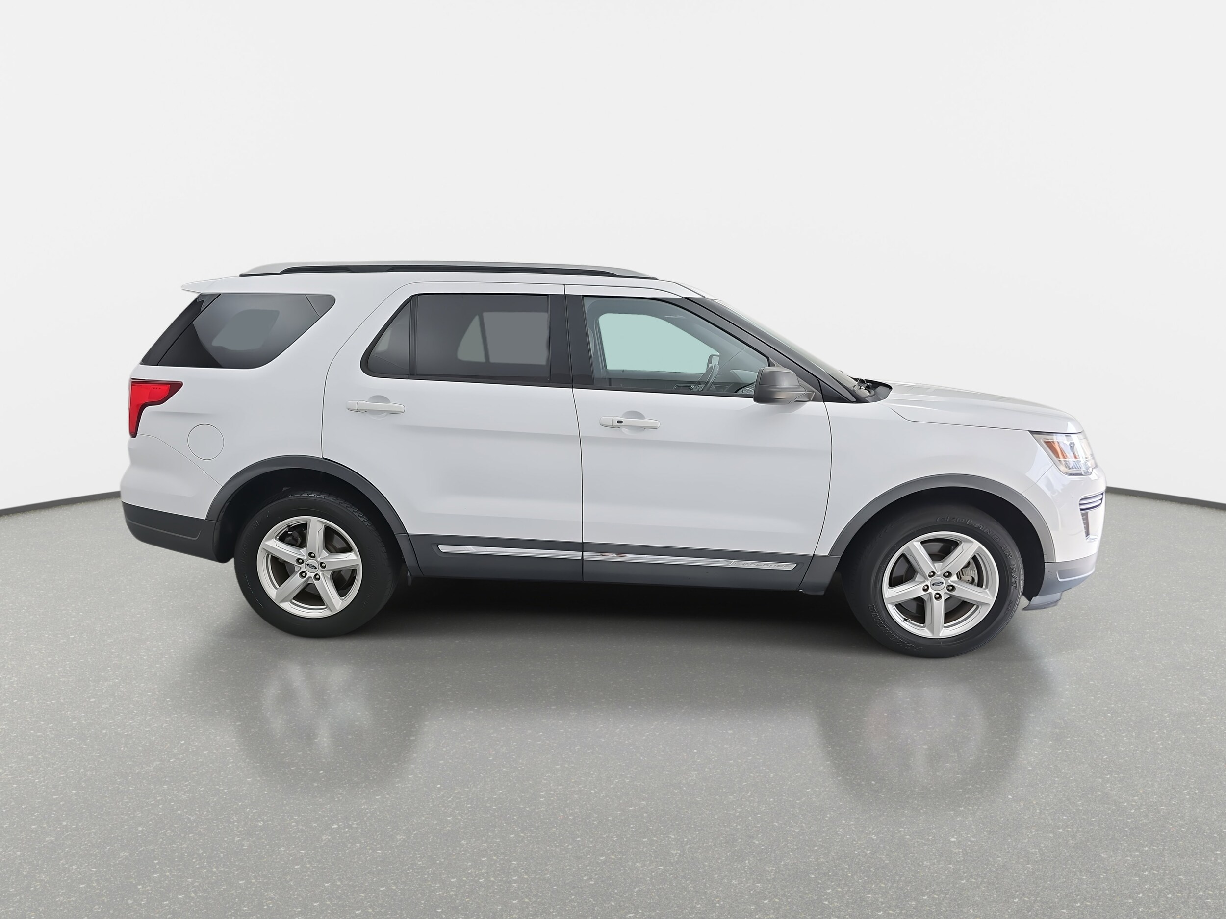 2018 Ford Explorer XLT photo 4