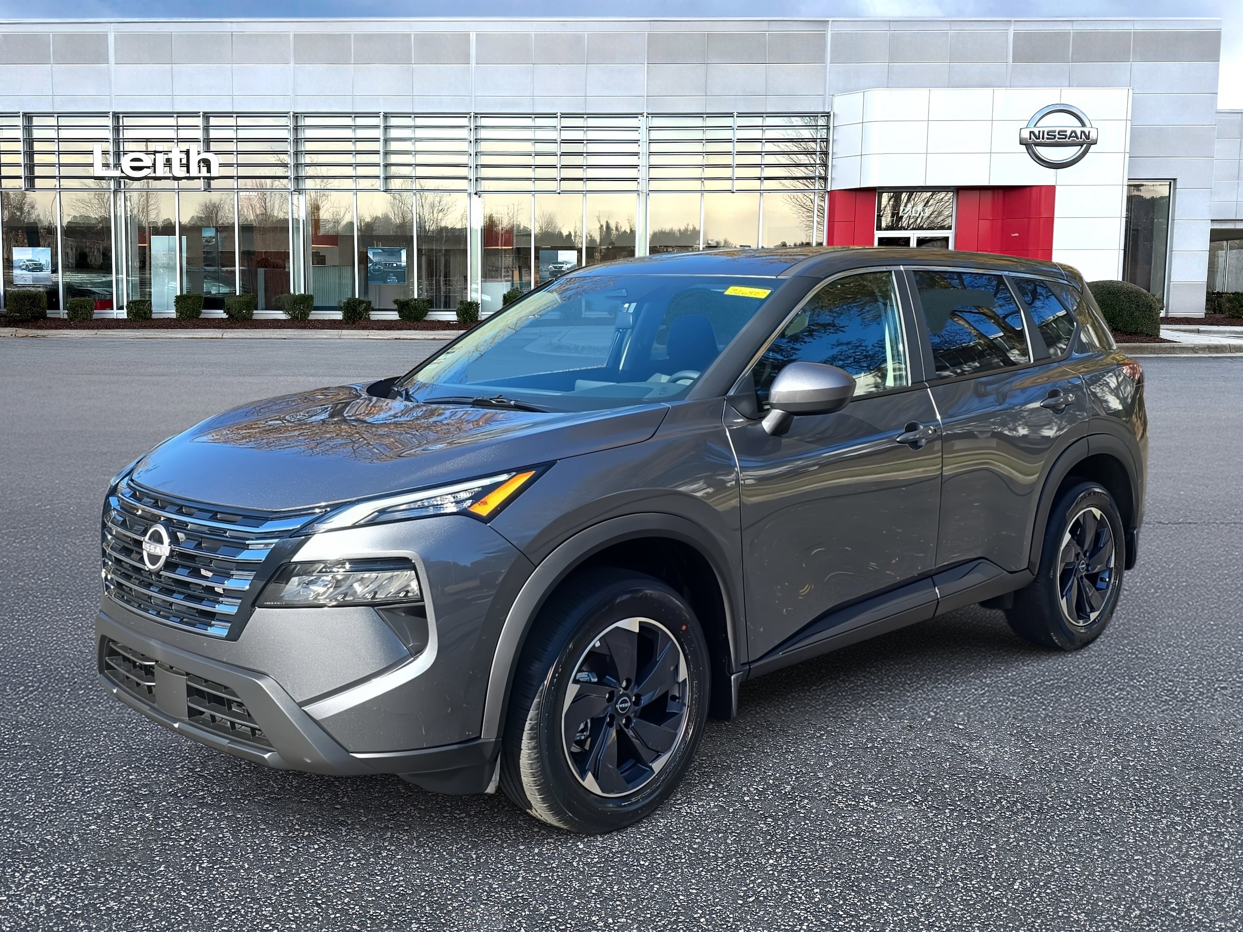 2026 Nissan Rogue SV's photo