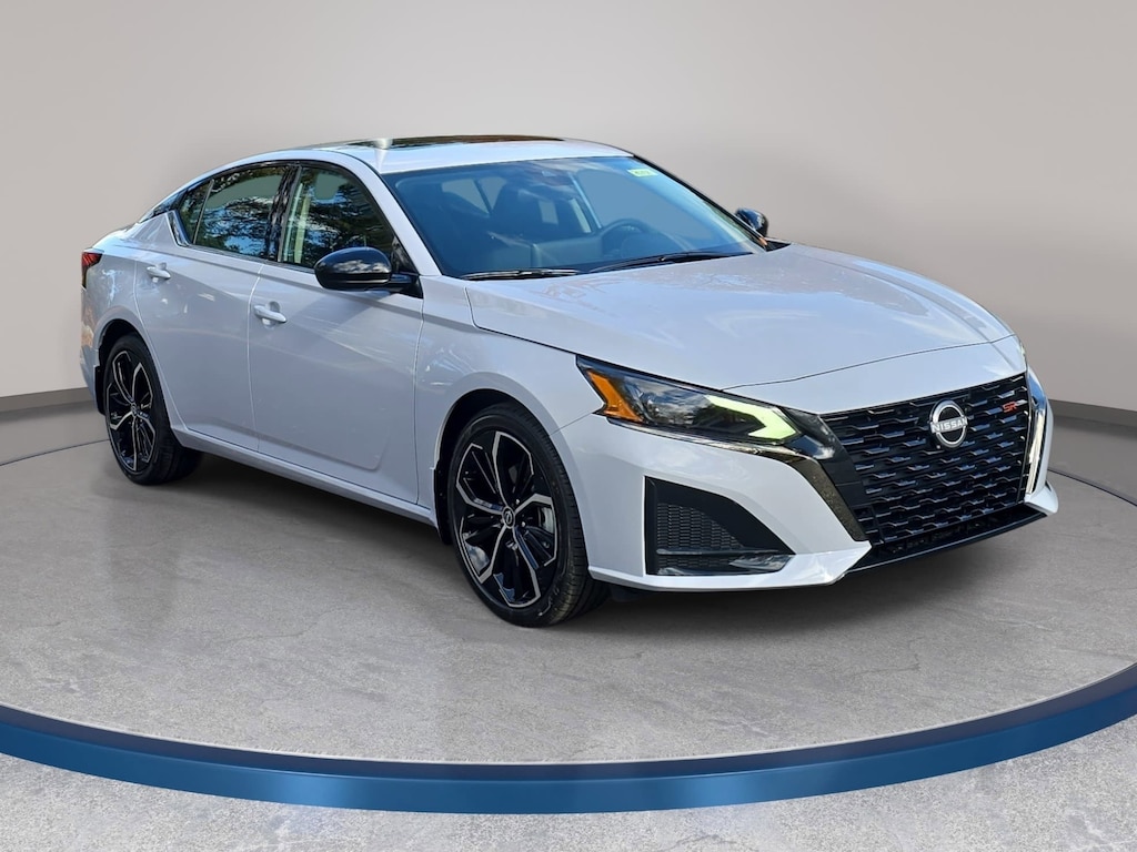 New 2025 Nissan Altima SR Sedan