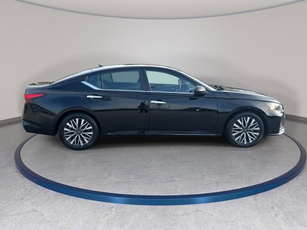 Used 2024 Nissan Altima 2.5 SV Sedan