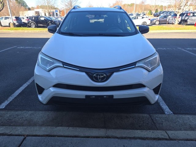 2018 Toyota RAV4 LE photo 2