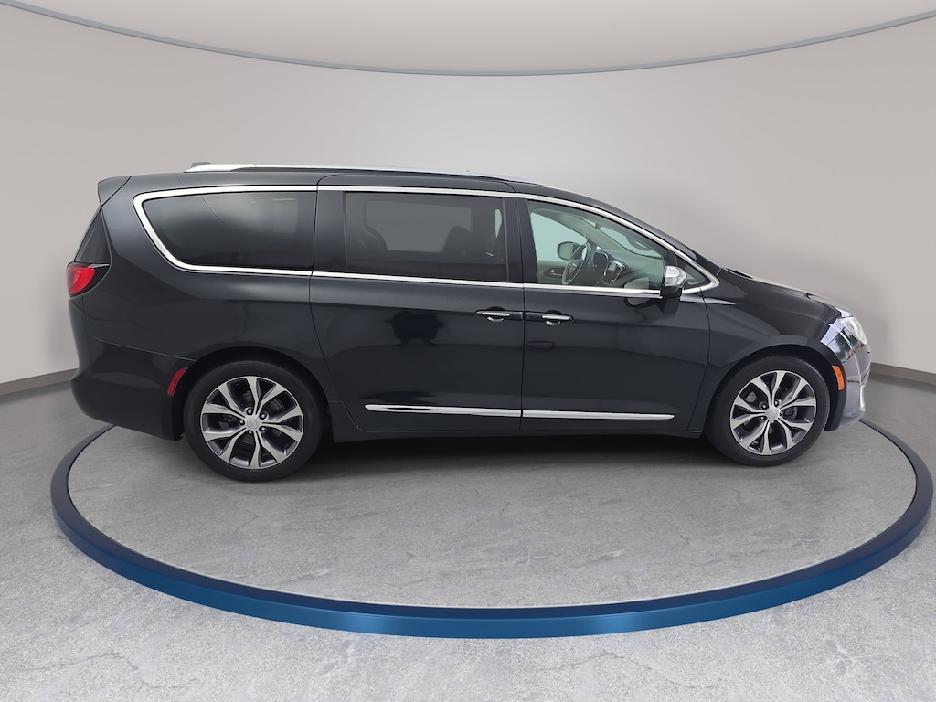 Used 2017 Chrysler Pacifica Limited Van