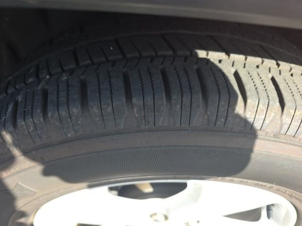 Used 2011 Jeep Grand Cherokee Laredo SUV