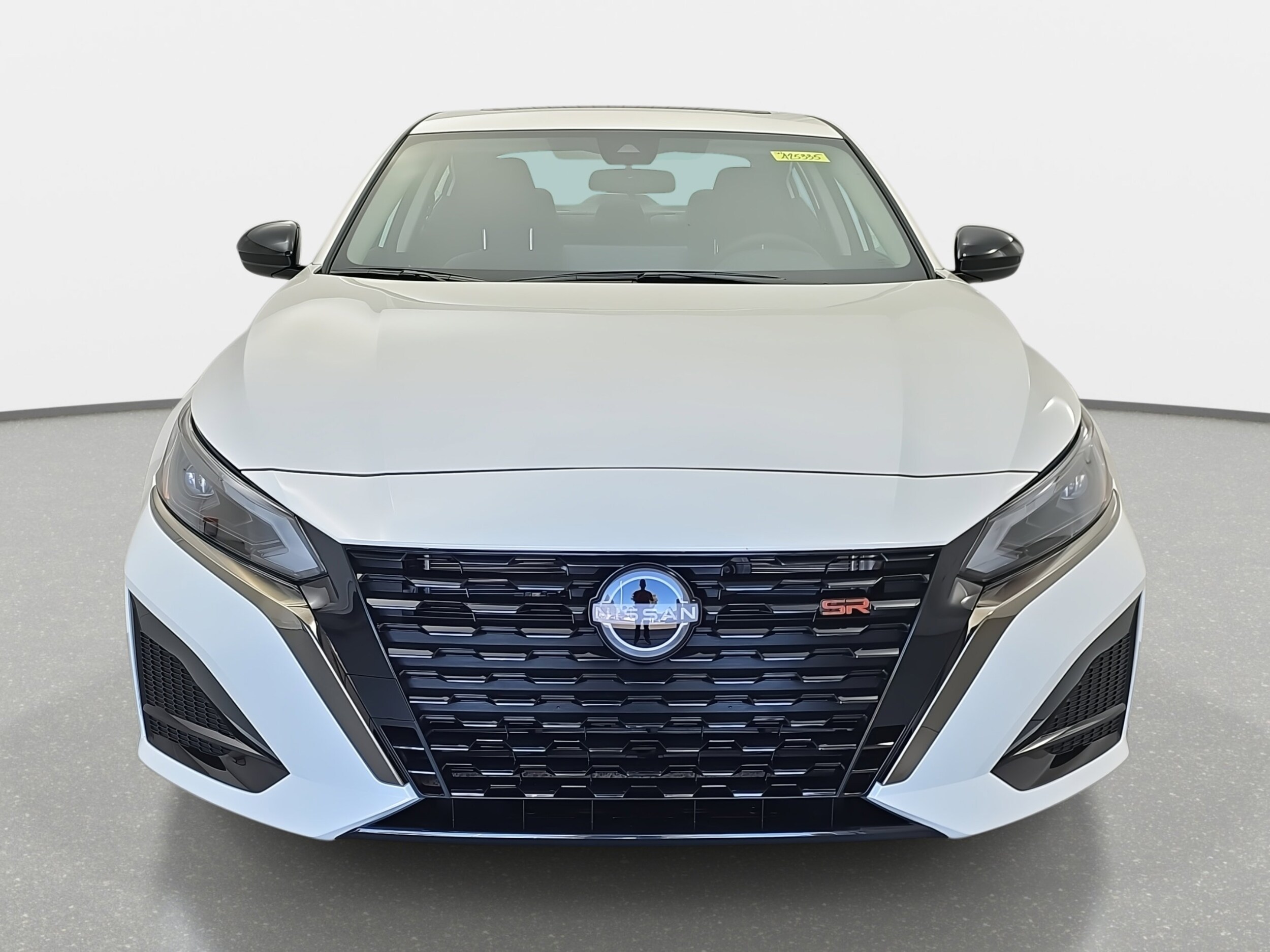 2025 Nissan Altima SR photo 2