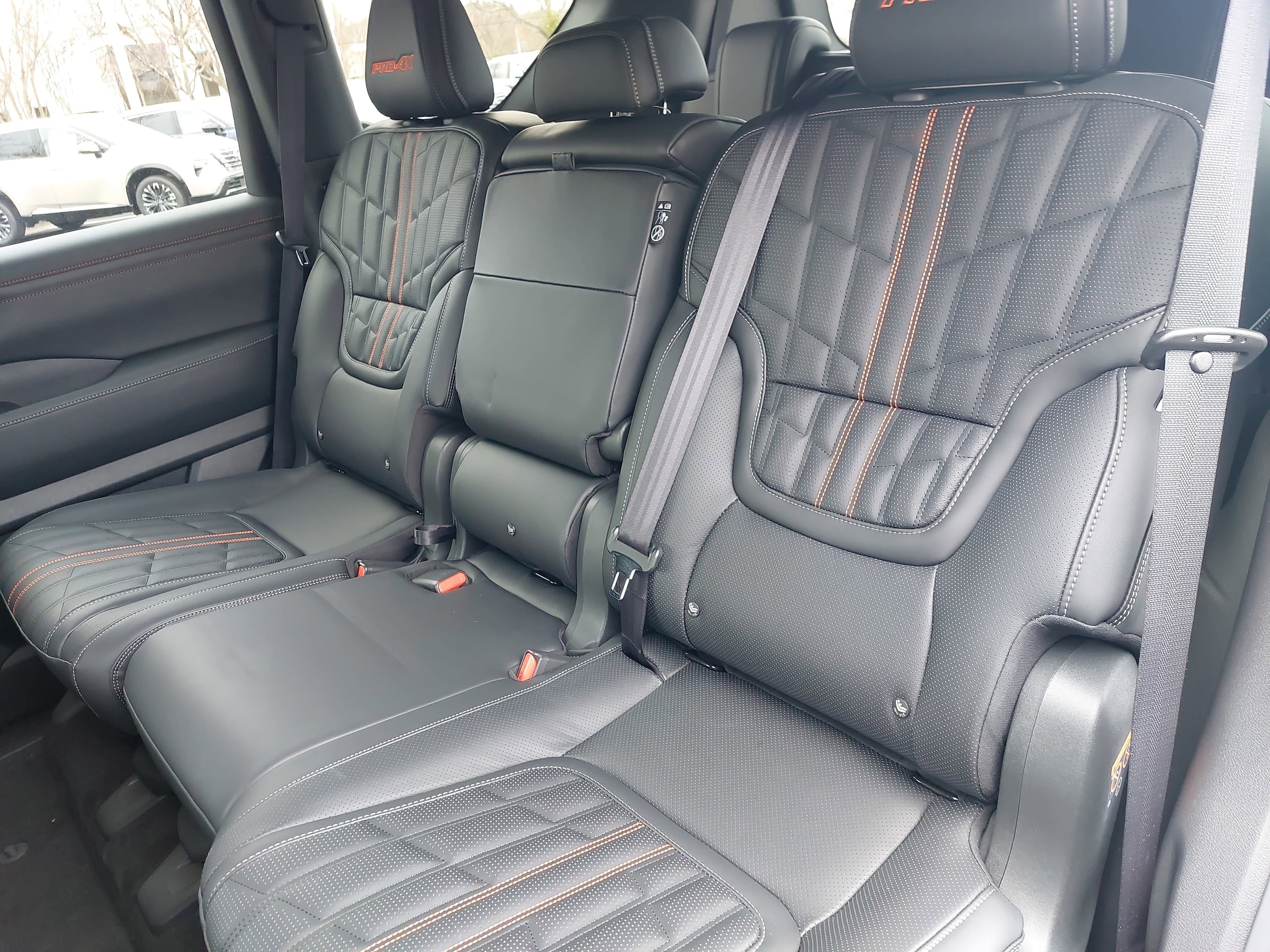 2025 Nissan Armada PRO-4X - Photo 15