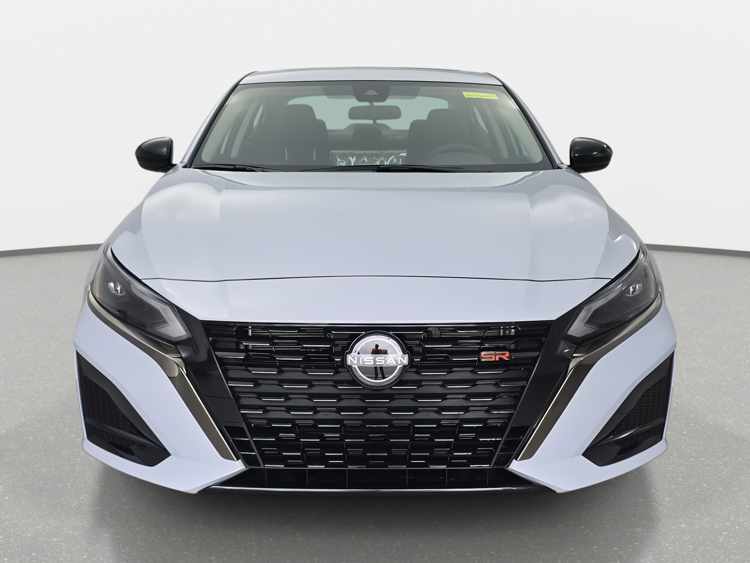 2025 Nissan Altima SR photo 2