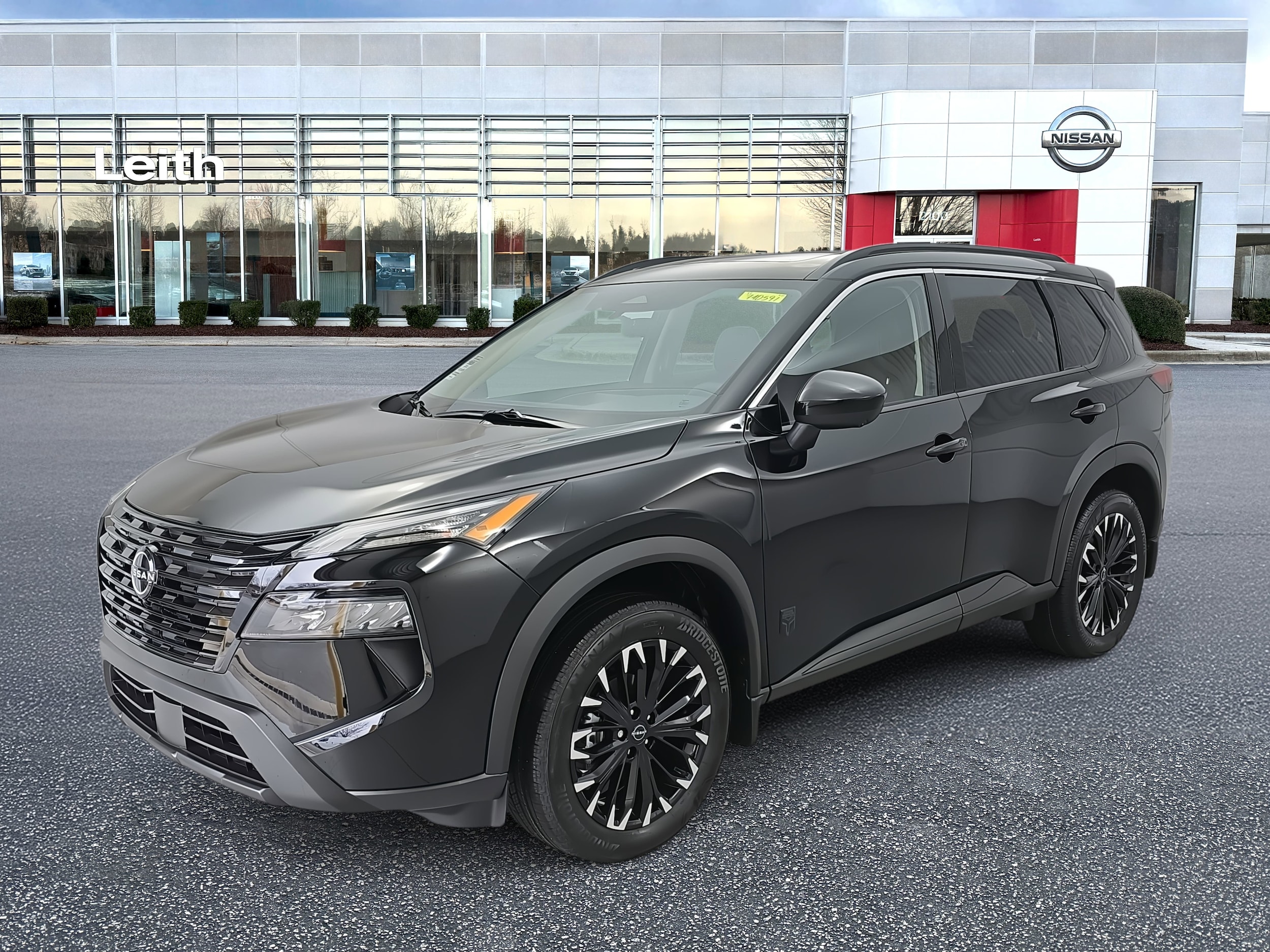 2026 Nissan Rogue SV's photo