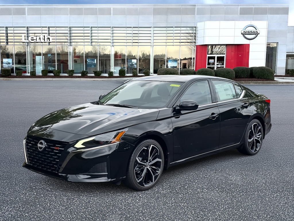 New 2025 Nissan Altima SR Sedan