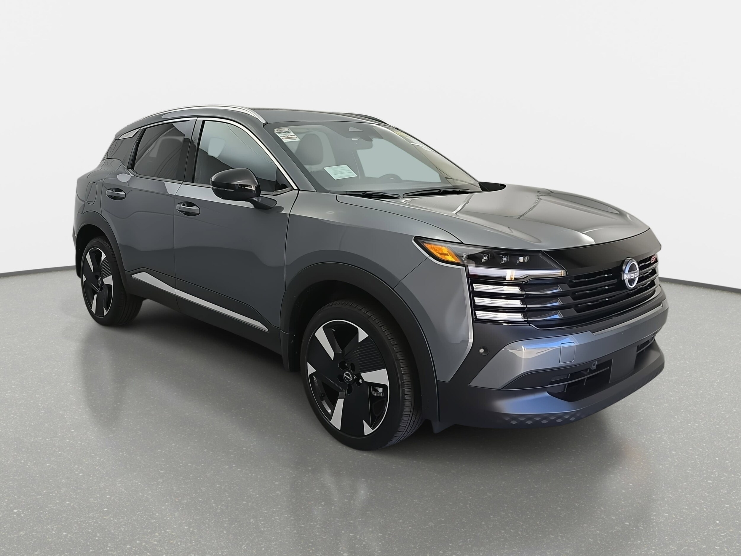 2026 Nissan Kicks SR photo 3