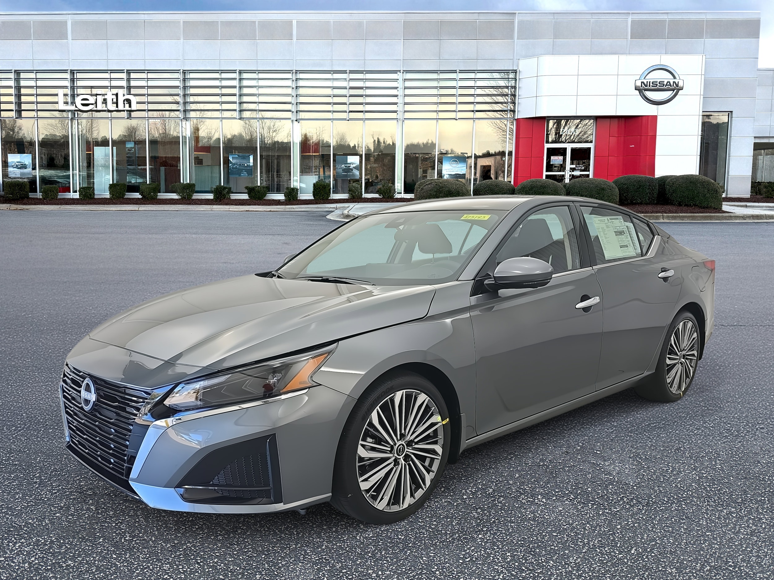 2025 Nissan Altima SL's photo