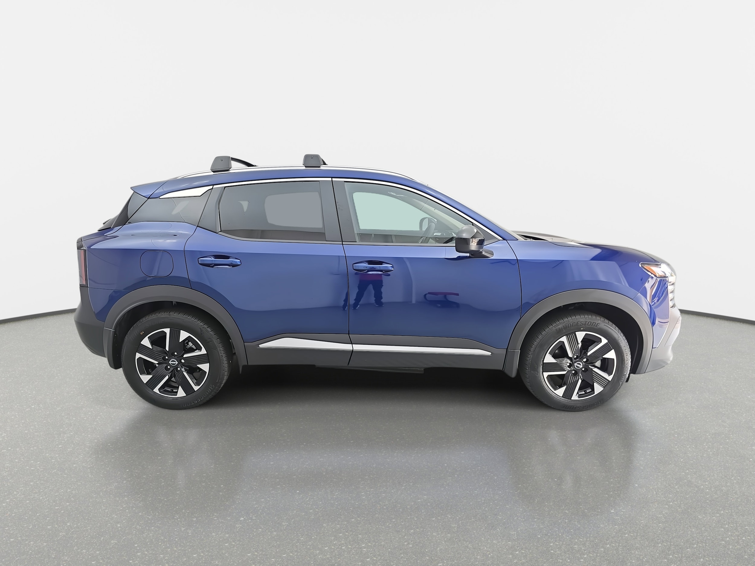 2026 Nissan Kicks SV photo 3
