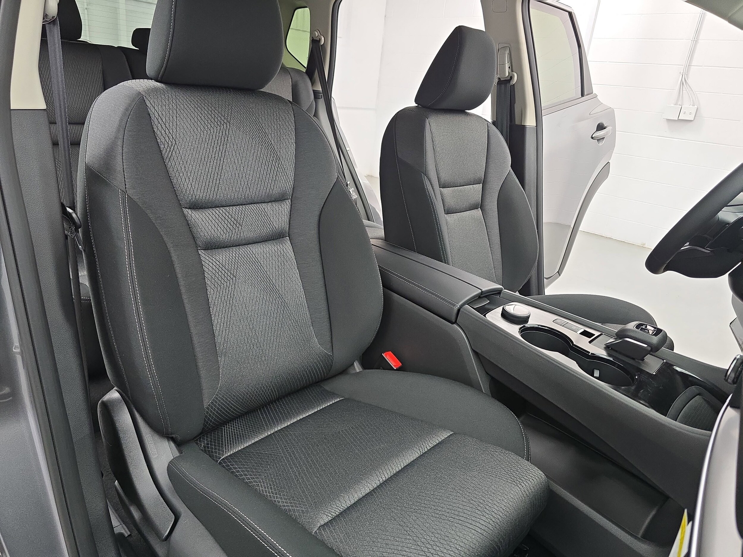 2026 Nissan Rogue SV - Photo 10