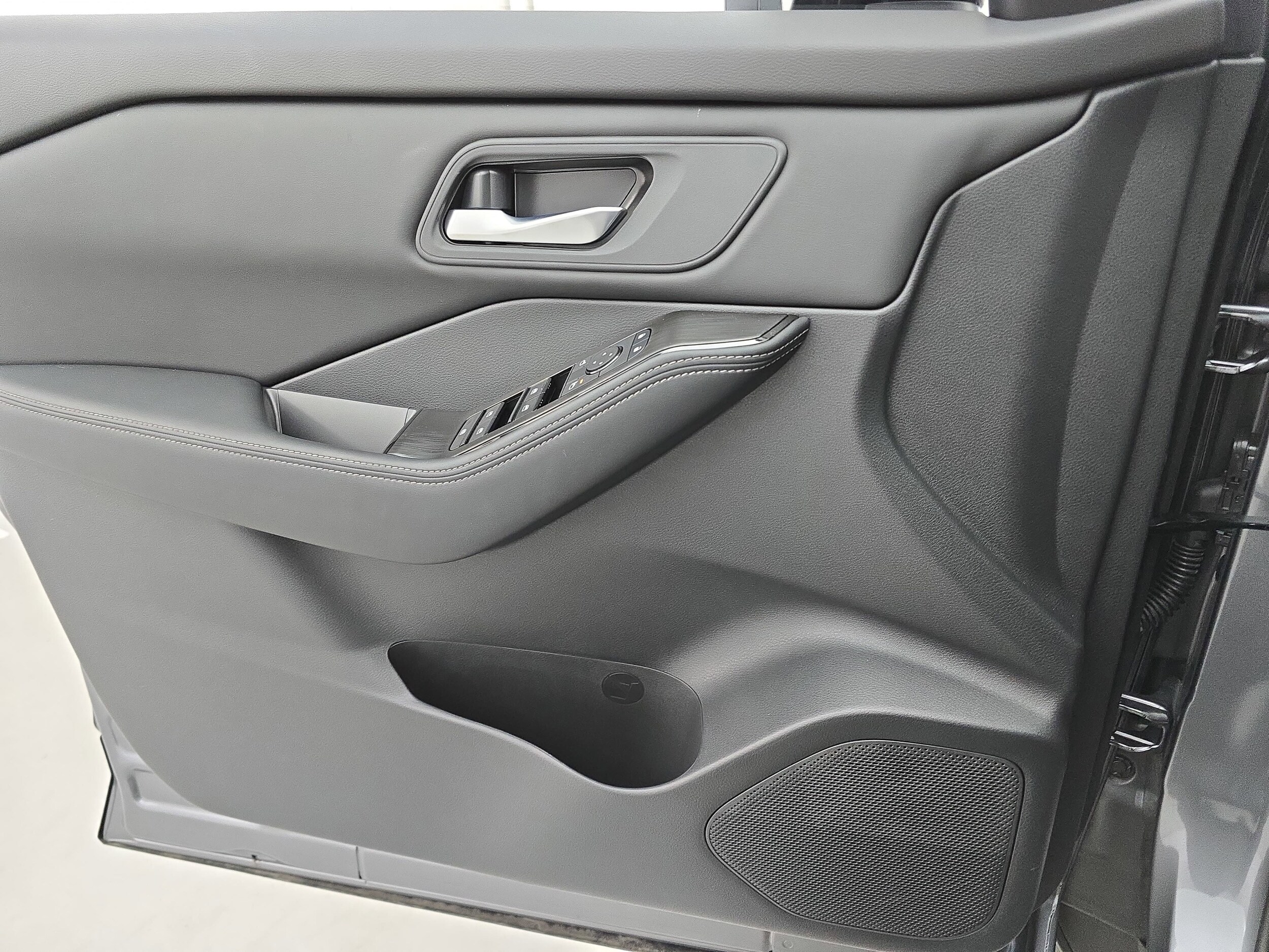 2026 Nissan Rogue SV - Photo 26