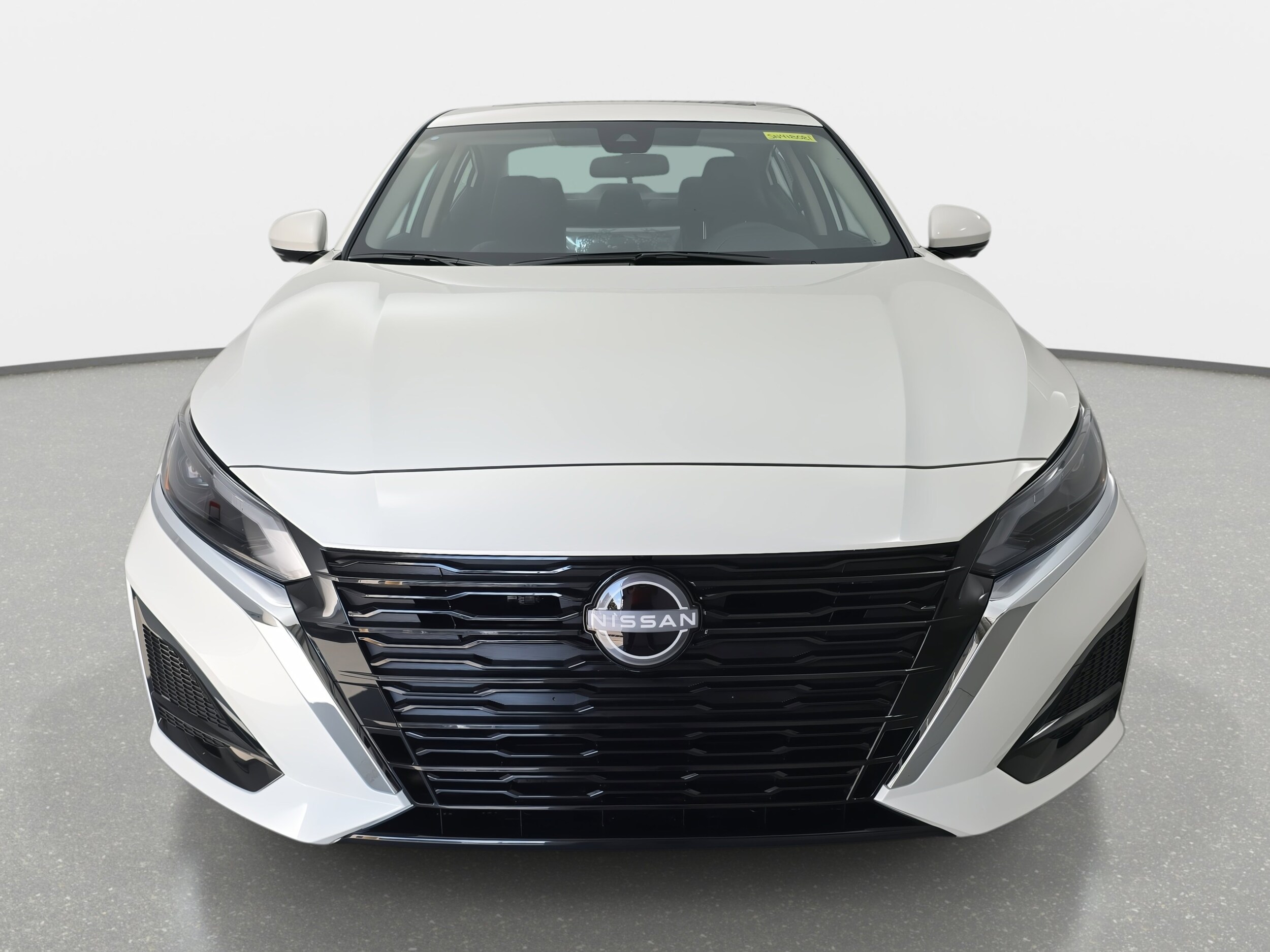 2025 Nissan Altima SL photo 2