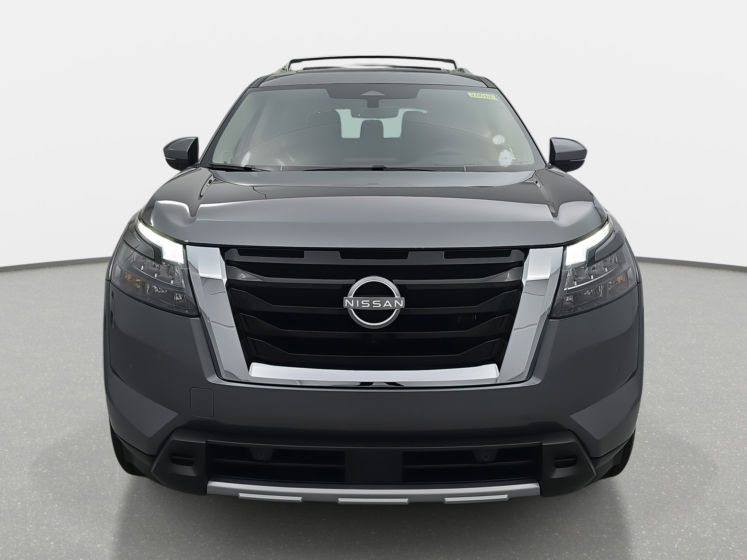 2025 Nissan Pathfinder Platinum photo 2