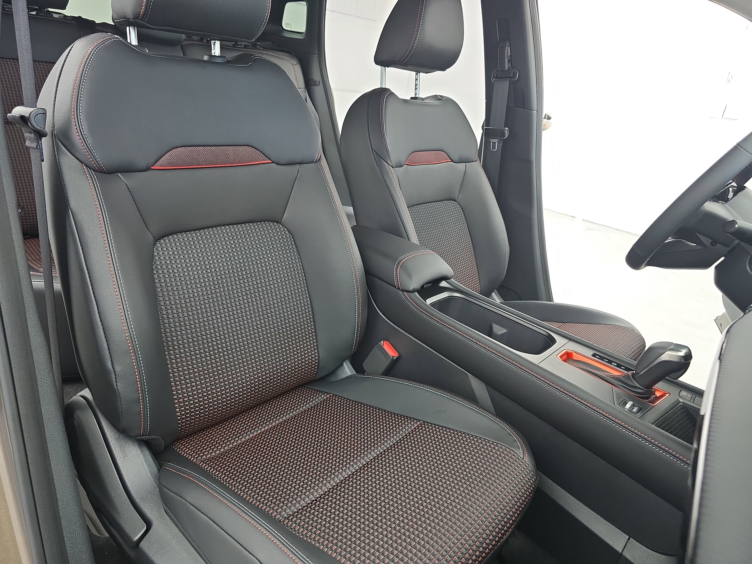 2026 Nissan KICKS SR - Photo 10