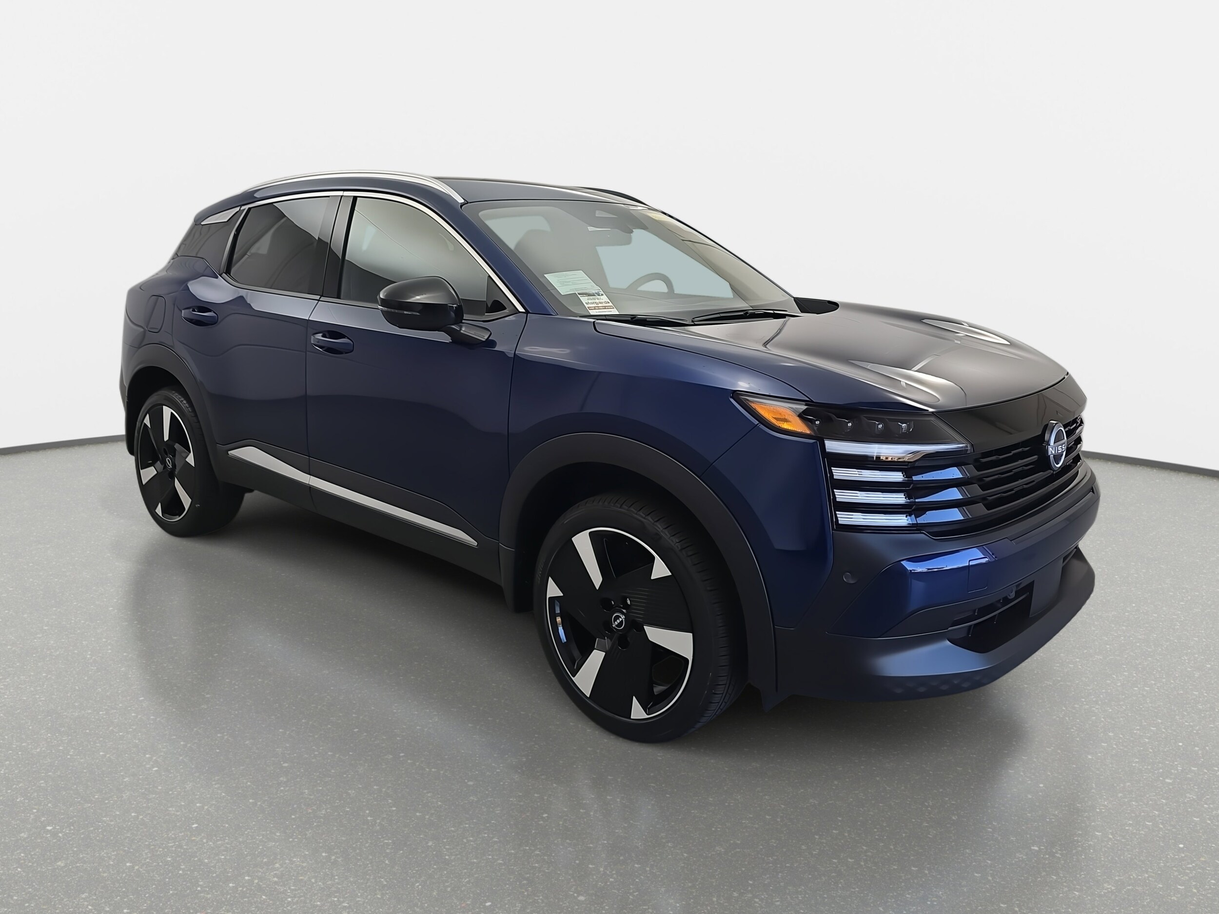 2026 Nissan Kicks SR photo 3