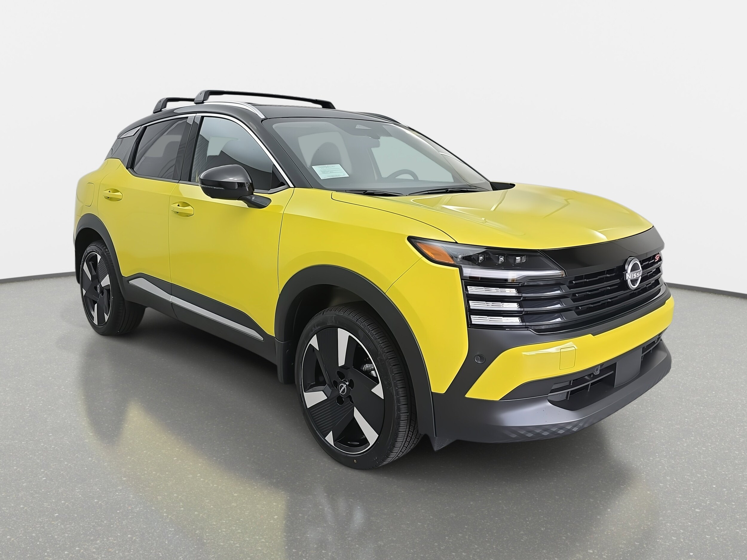 2026 Nissan Kicks SR photo 3