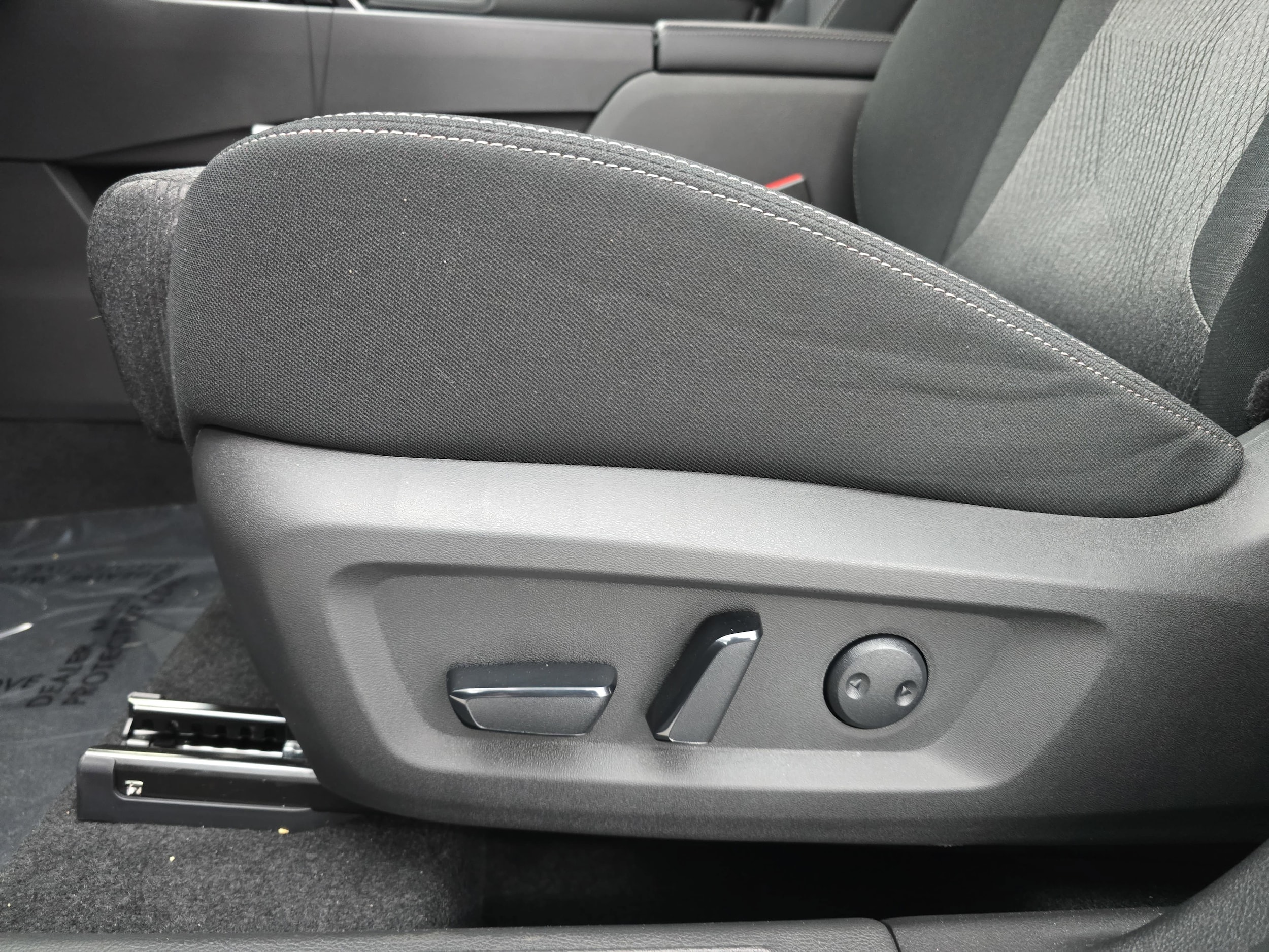 2026 Nissan Rogue SV - Photo 28